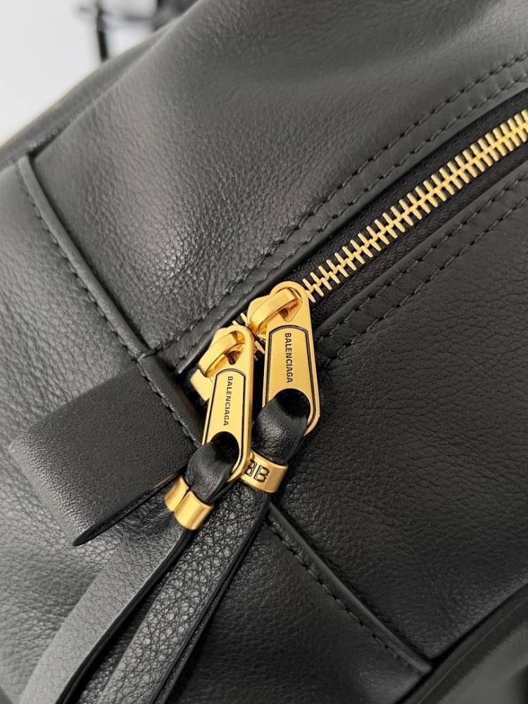 Modern Refined Crossbody Bag 36x18.5x16.5cm