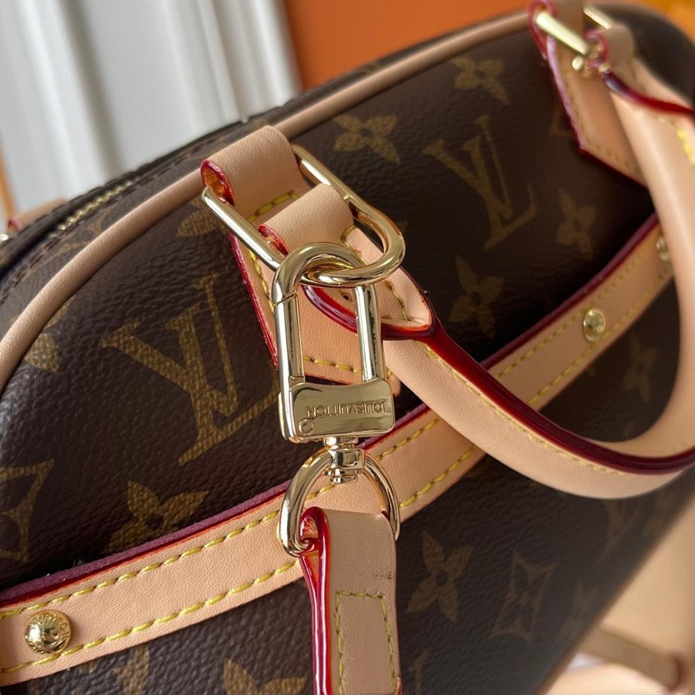 Modern Refined Studded Leather Crossbody Bag 27x14x10cm
