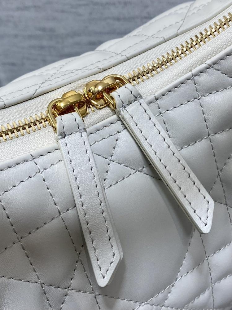 Classic Top Handle Bag Style 260479927