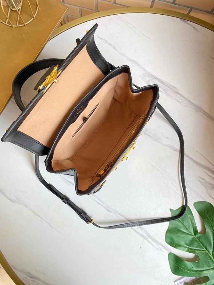 Stylish Brown Leather Shoulder Bag