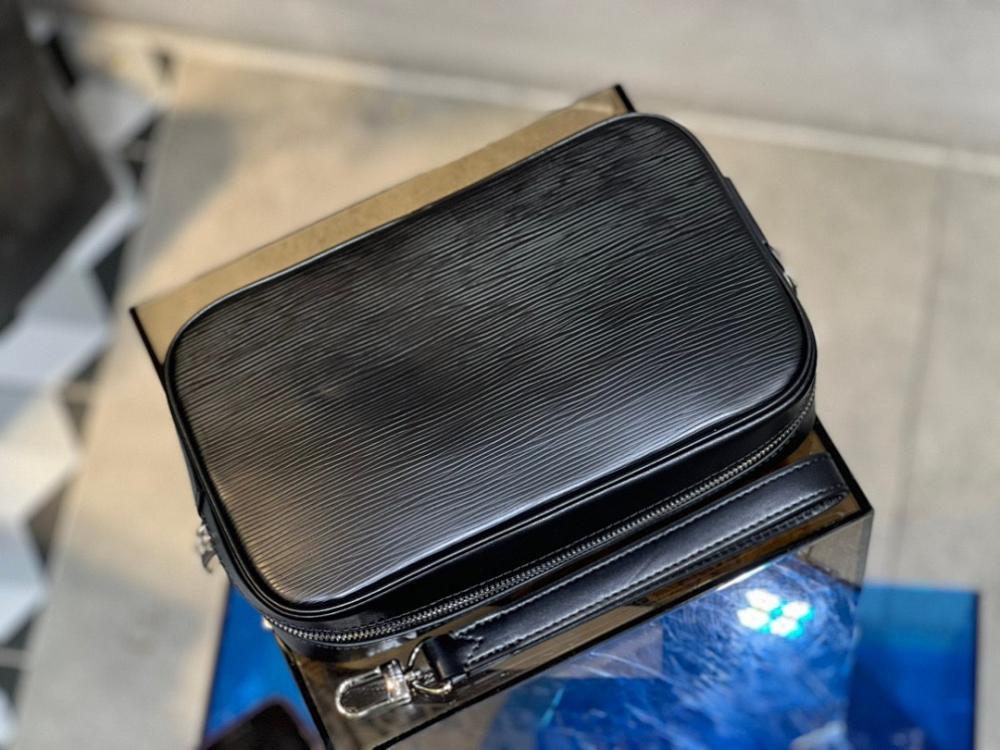 Elegant Premium Leather Top Handle Bag 25x15.5x6.5cm