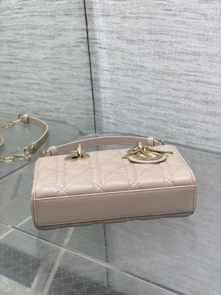 Elegant Top Handle Bag Style 190782224