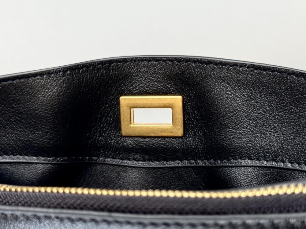 Classic Top Handle Bag Style 188452782