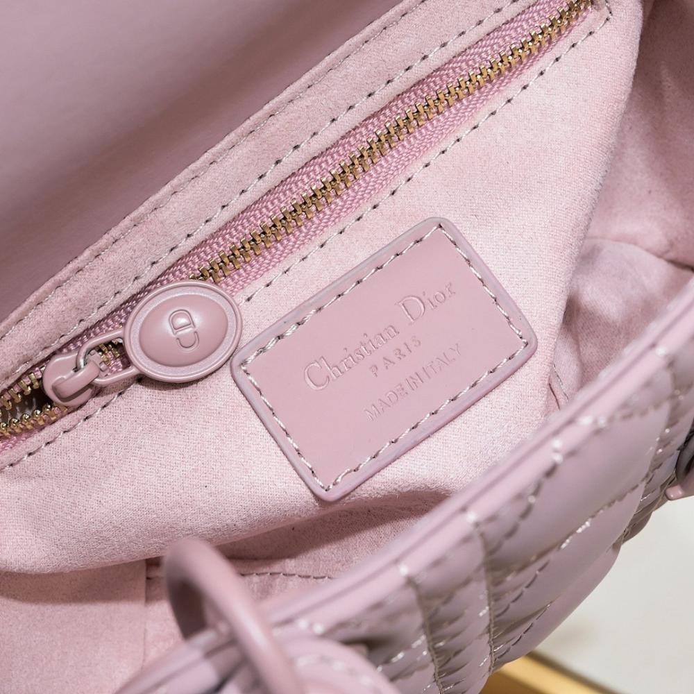 Italian-Inspired Elegant Shoulder Bag 17x14x7.5cm
