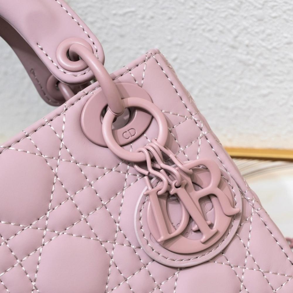 Italian-Inspired Elegant Shoulder Bag 17x14x7.5cm