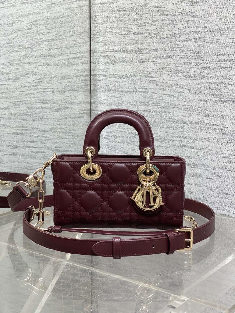 Classic Top Handle Bag Style 1090978328