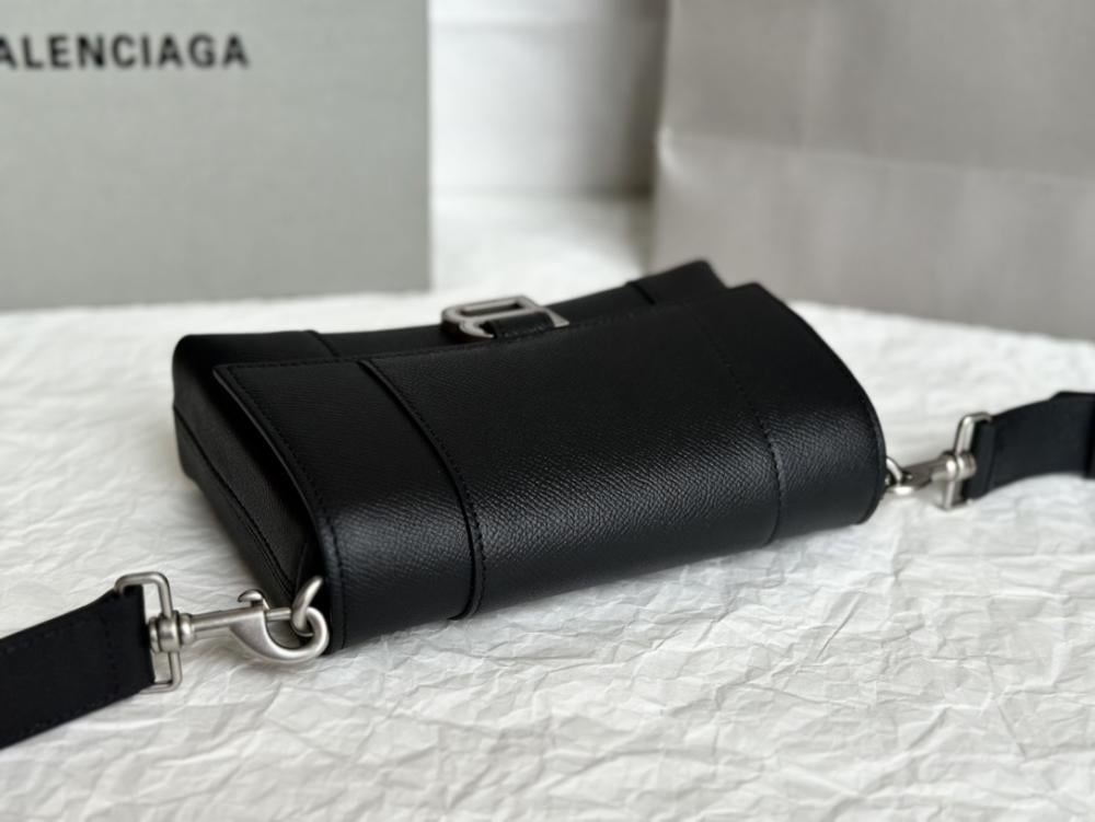 Classic Top Handle Bag Style 680376151