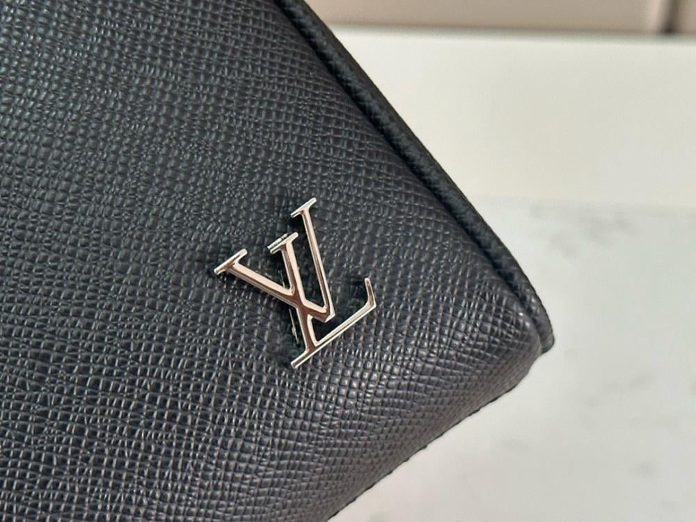 Stylish Premium Leather Shoulder Bag 21x25x4cm