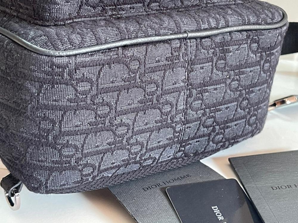 Modern Black Quilted Jacquard Shoulder Bag
