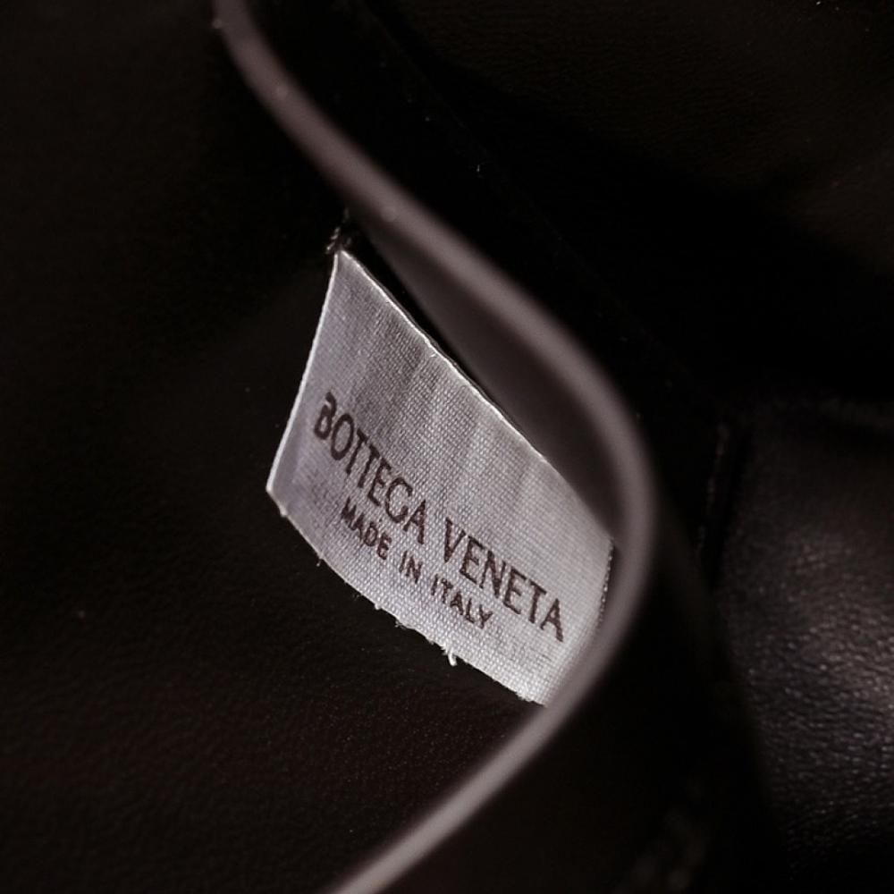 Classic Leather Shoulder Bag 18.5x11.5x8.5cm