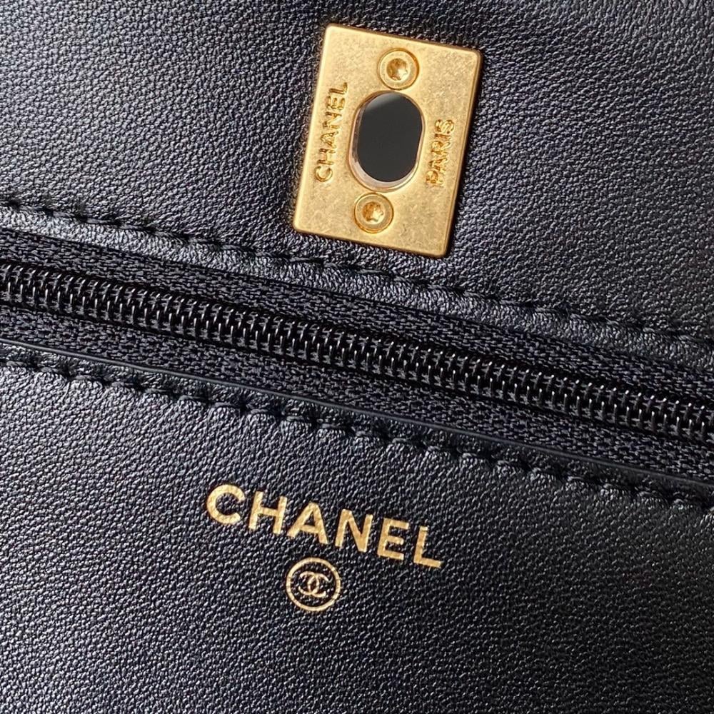 Leather Shoulder Bag Style 1068002892