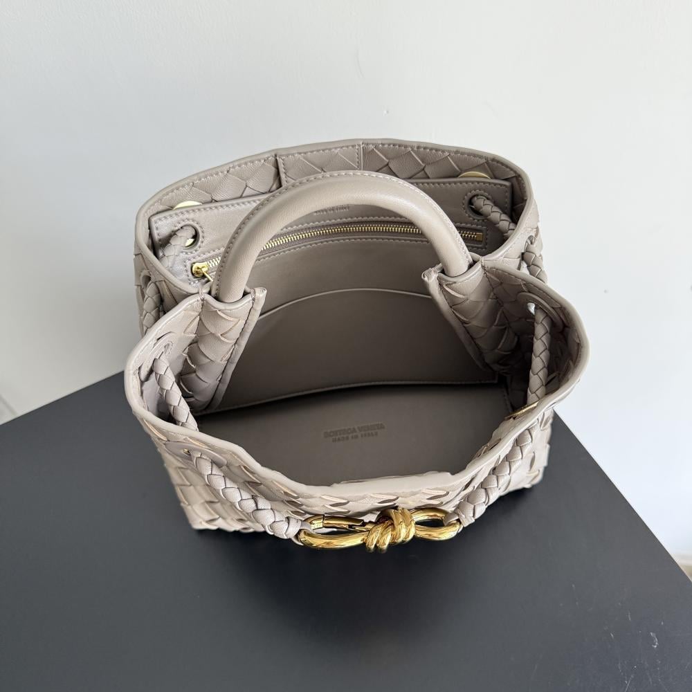 Luxury Top Handle Bag Style 285313935