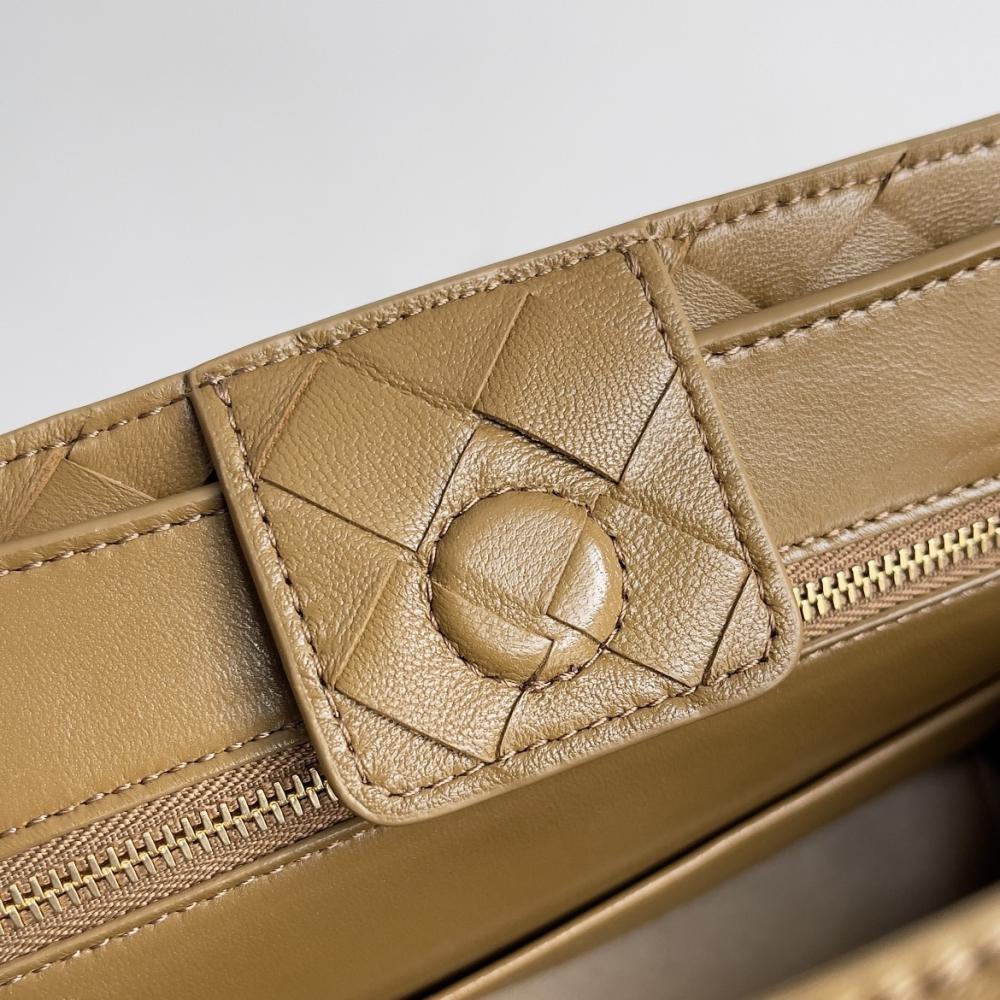 Luxury Leather Top Handle Bag Style 9436924