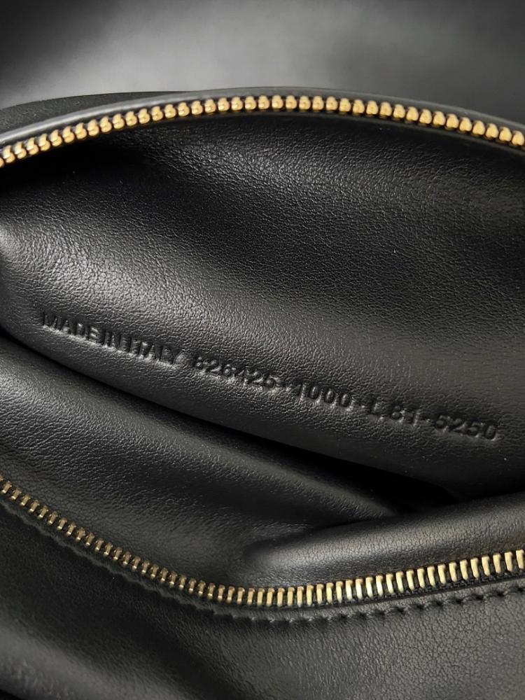 Modern Refined Crossbody Bag 36x18.5x16.5cm