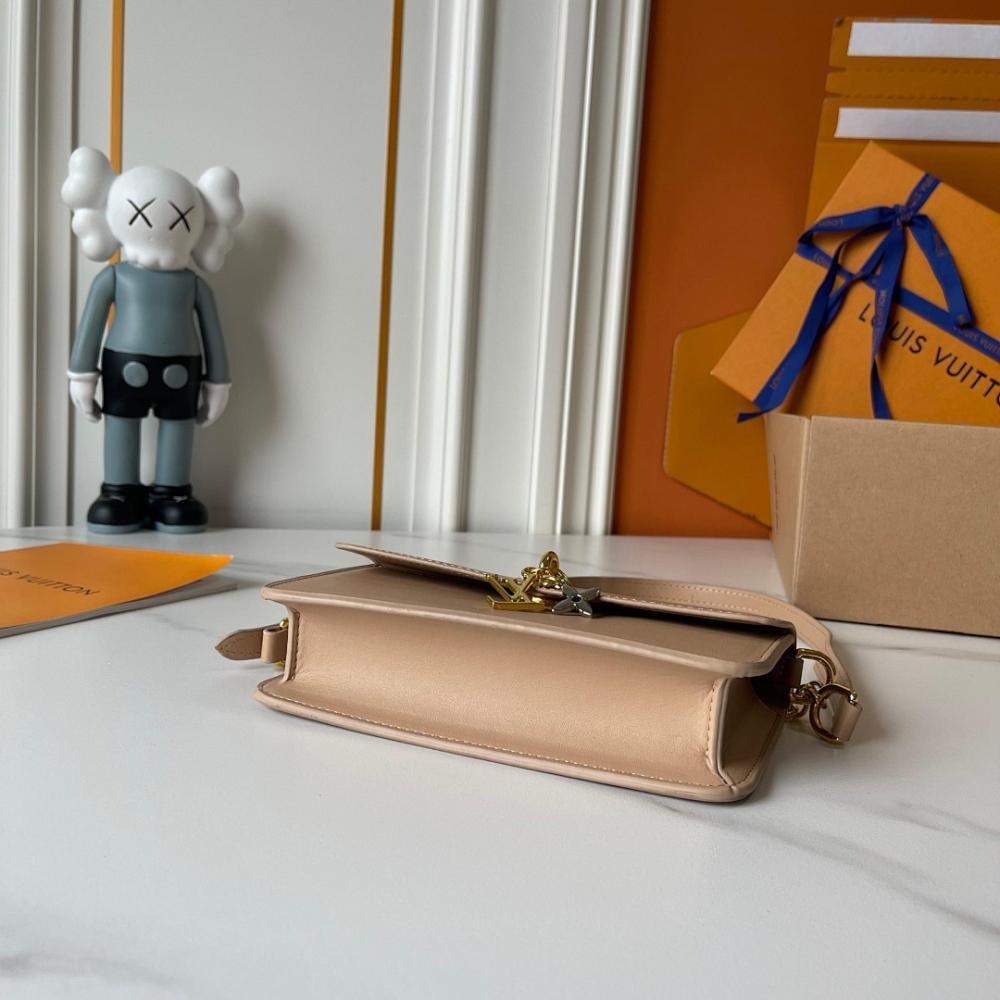 Modern Luxury Monogram Leather Shoulder Bag 20x11.5x4cm