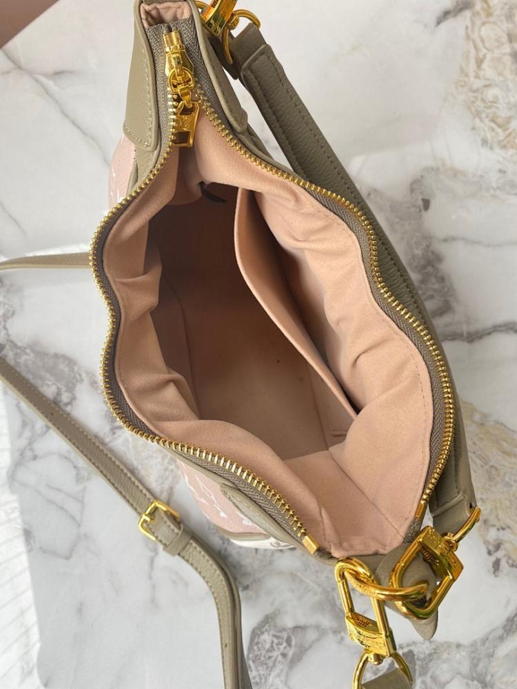 Modern Italian-Inspired Shoulder Bag