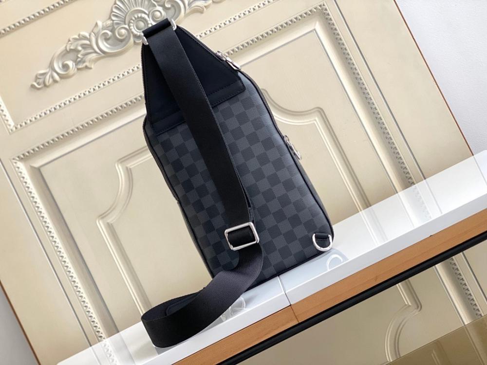 Italian-Inspired Stylish Leather Shoulder Bag 20x31x7cm
