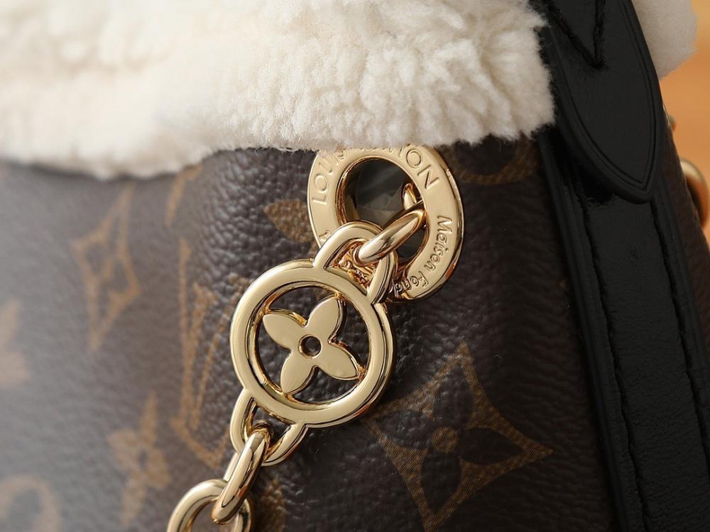 CarryAll Monogram Lambskin Shoulder Bag 26x17x10cm Style 658273678