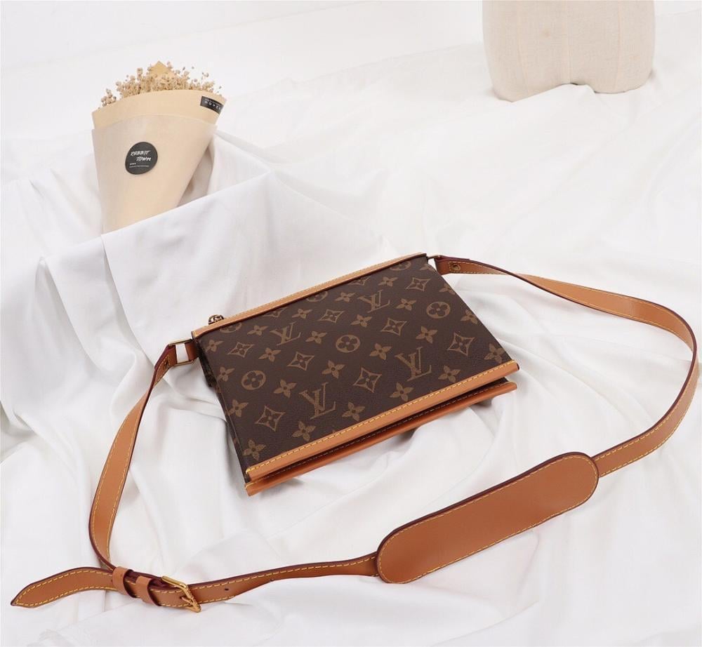 Modern Monogram Leather Crossbody Bag 20.5x22x4.5cm