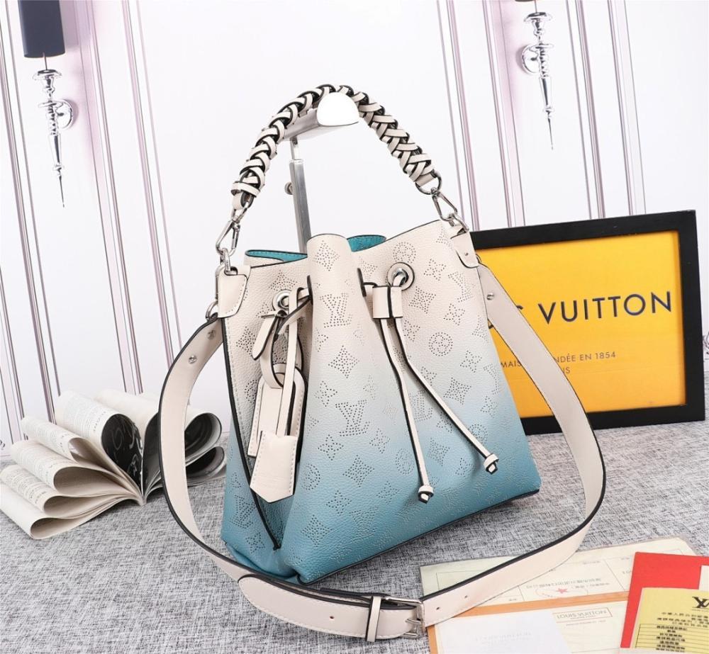 Stylish Woven Calfskin Bucket Bag