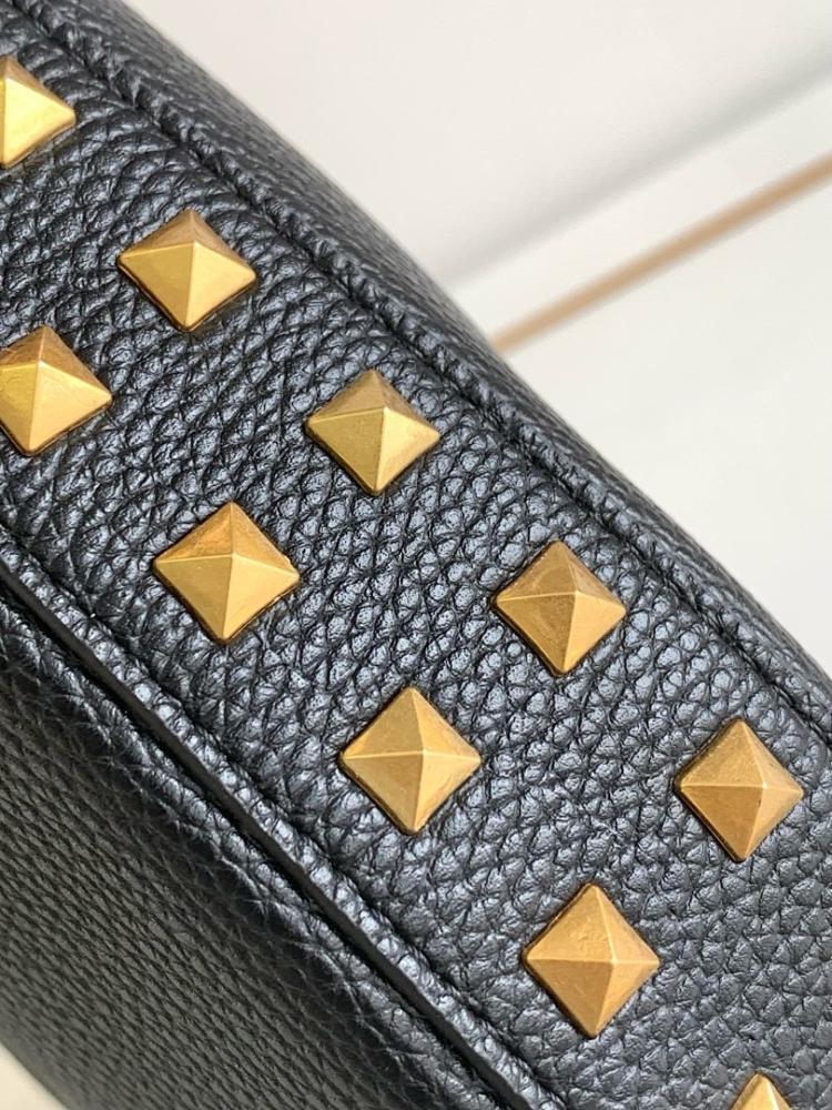 Elegant Calfskin Shoulder Bag