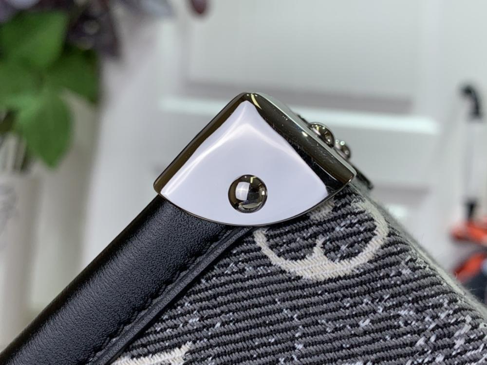 Elegant Shoulder Bag Style 340601523