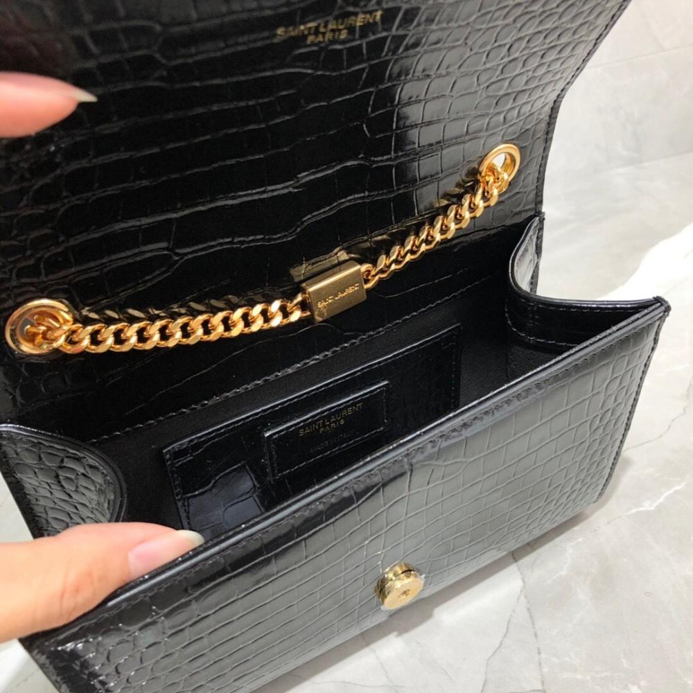 Classic Modern Bag 20x13.5x5.5cm