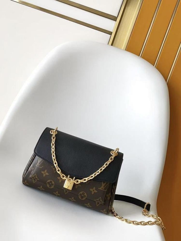 Top Handle Bag Style 527947837