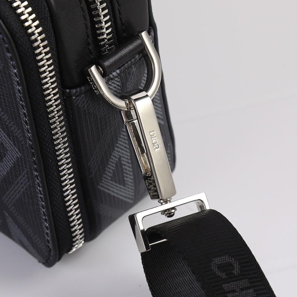 Arco Leather Top Handle Bag