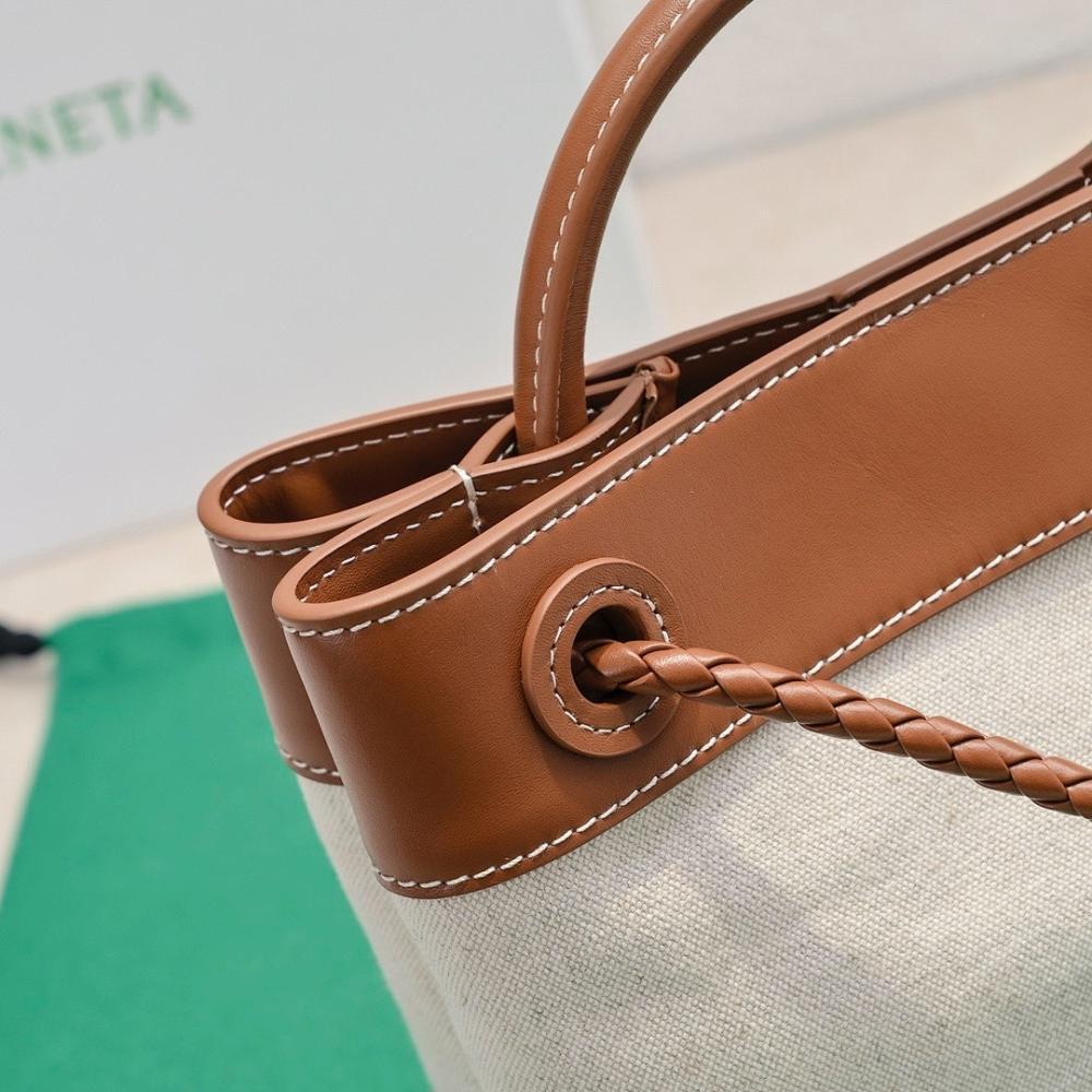 Modern Luxury Leather Top Handle Bag 25x22x10.5cm