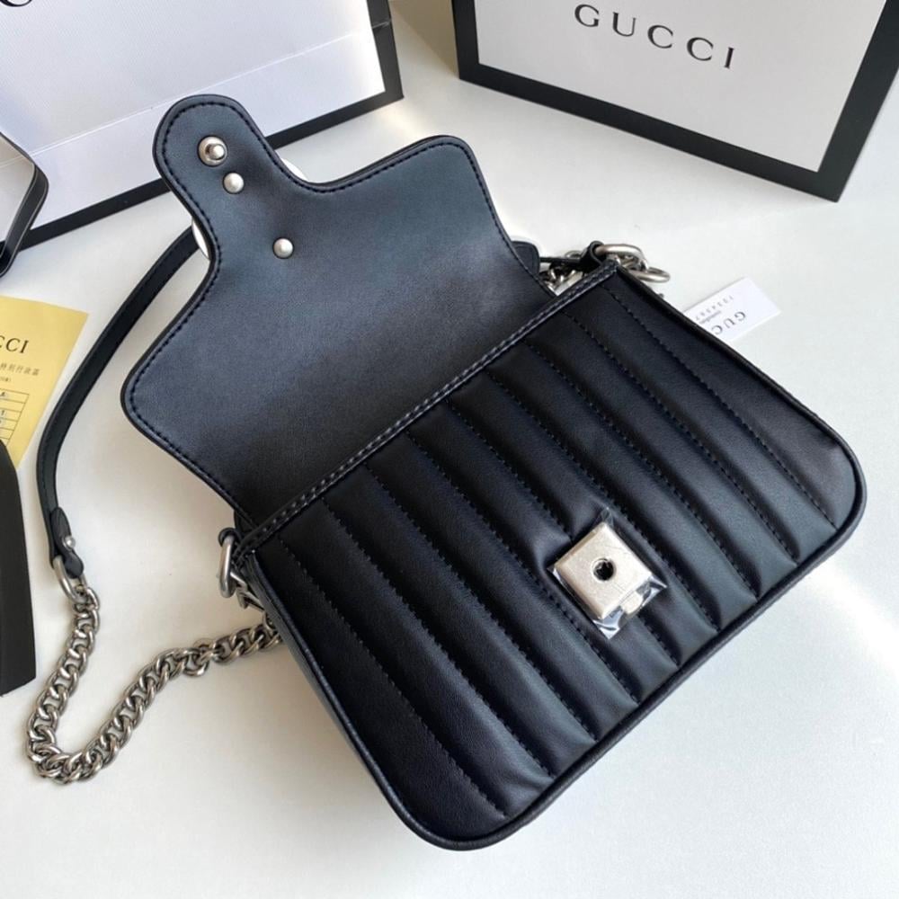 Elegant Top Handle Bag 21x15.5x8cm