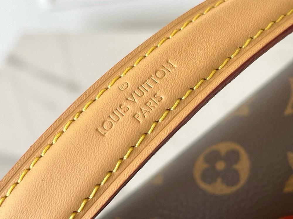Stylish Leather Crossbody Bag 19x10.5x6cm