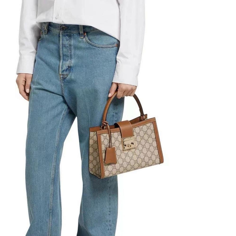 Italian-Inspired Stylish Crossbody Bag 25.5x17.5x10cm