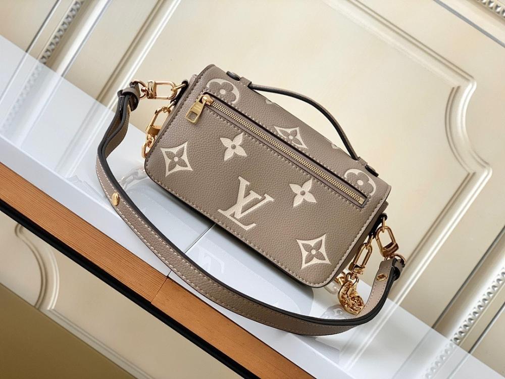 Stylish Calfskin Shoulder Bag 21.5x13.5x6cm