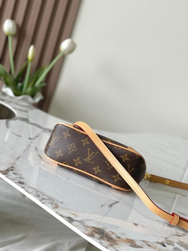 Elegant Monogram Leather Top Handle Bag 19x13x8cm