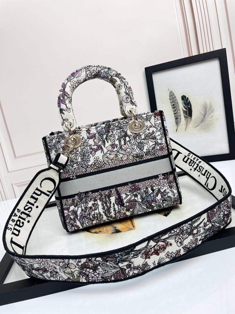 Luxury Refined Embroidered Shoulder Bag 24x20x11cm