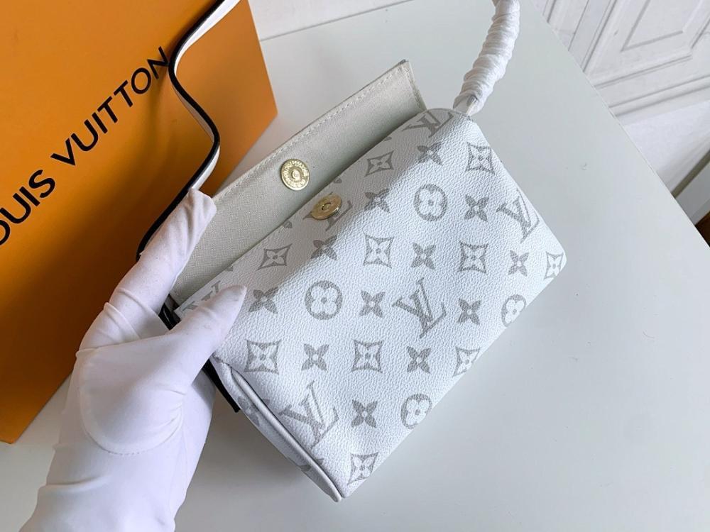 Stylish Calfskin Shoulder Bag 21x12x6cm