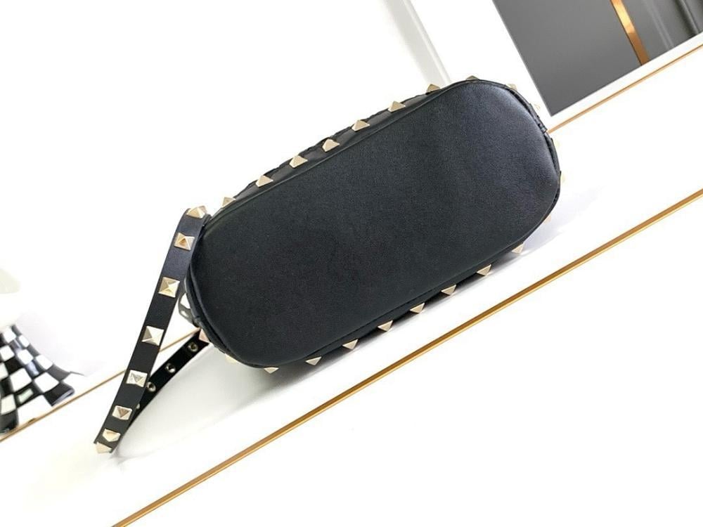 Stylish Studded Raffia Bucket Bag
