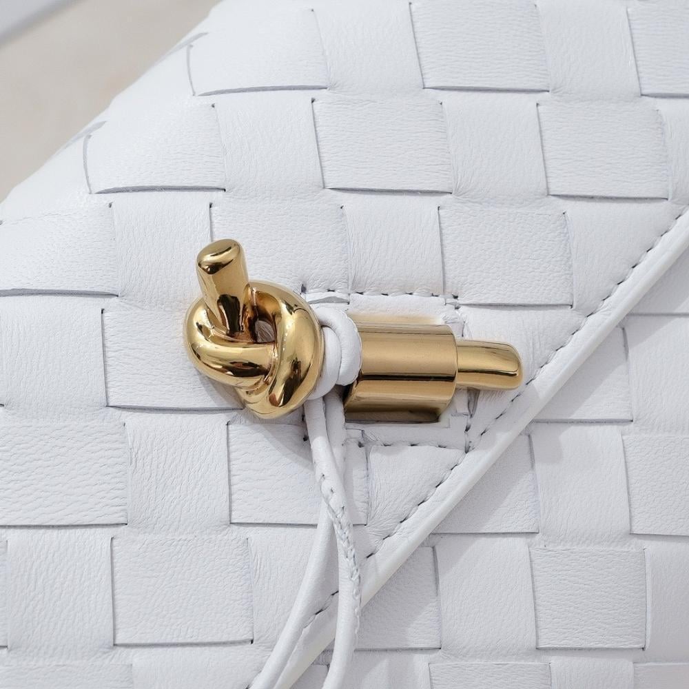 Modern Elegant Woven Bag