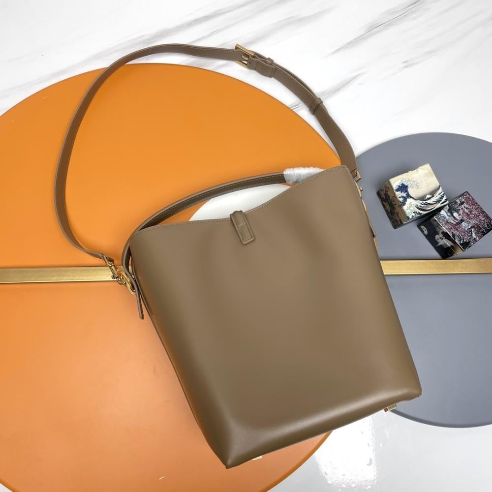 Calfskin Bucket Bag Style 1143295545