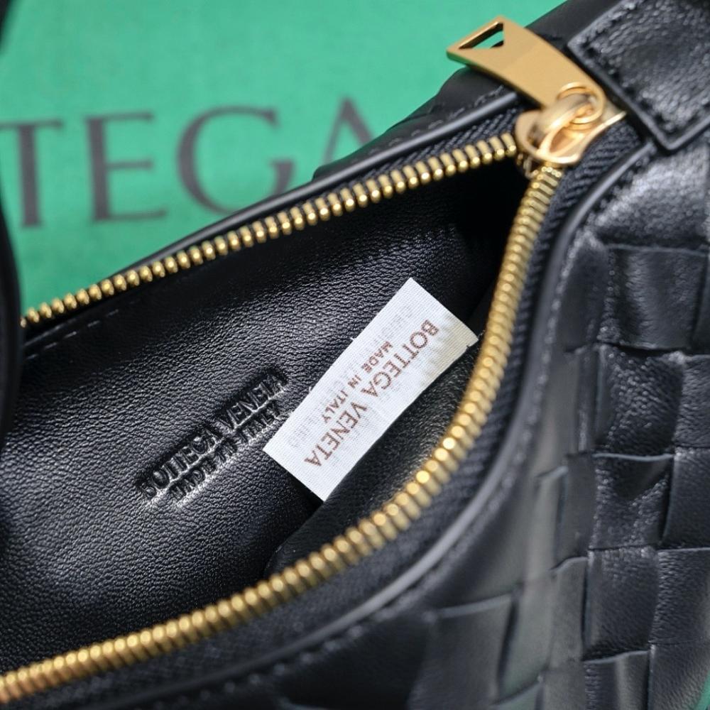 Classic Woven Top Handle Bag