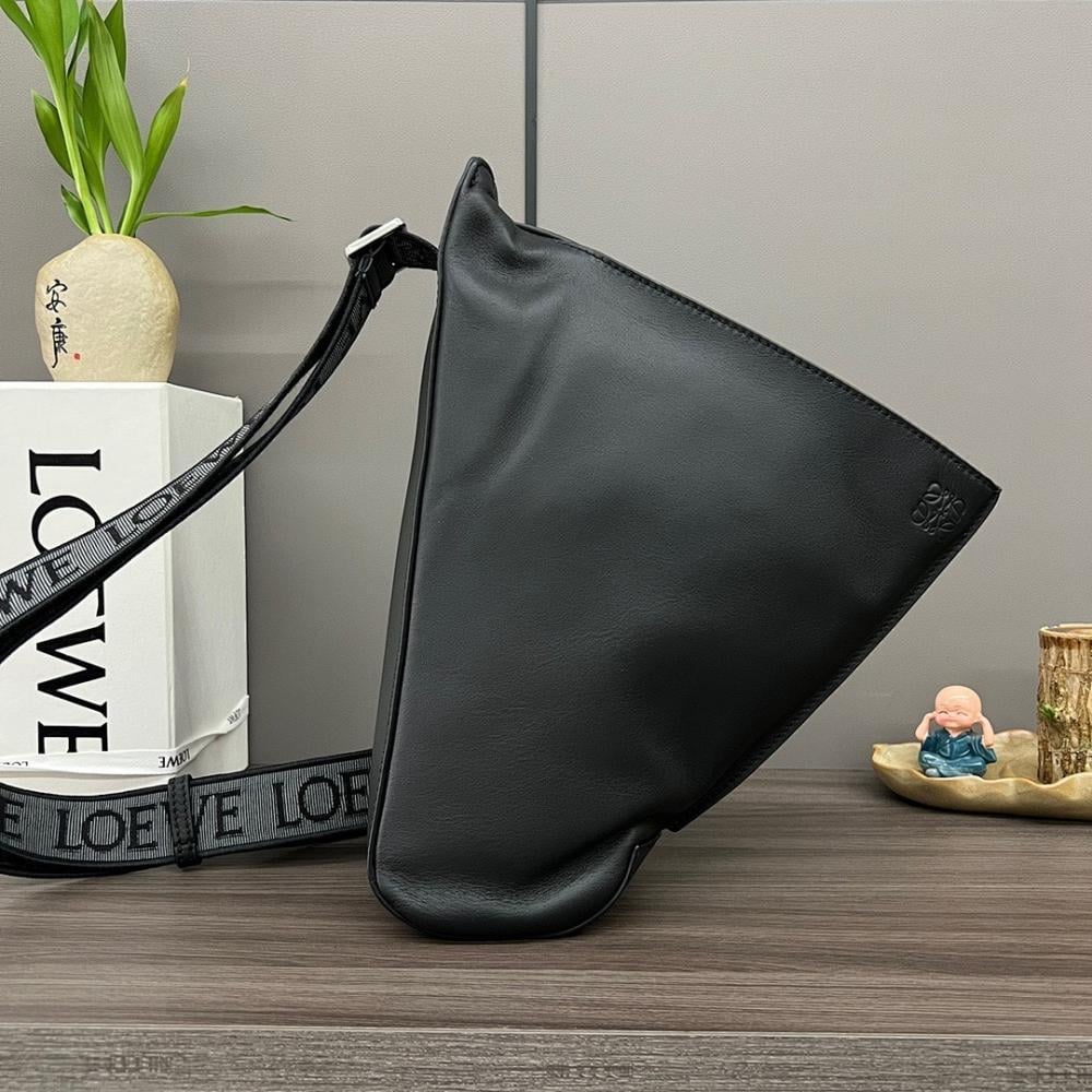 Classic Luxury Calfskin Shoulder Bag 17.5x34x13cm
