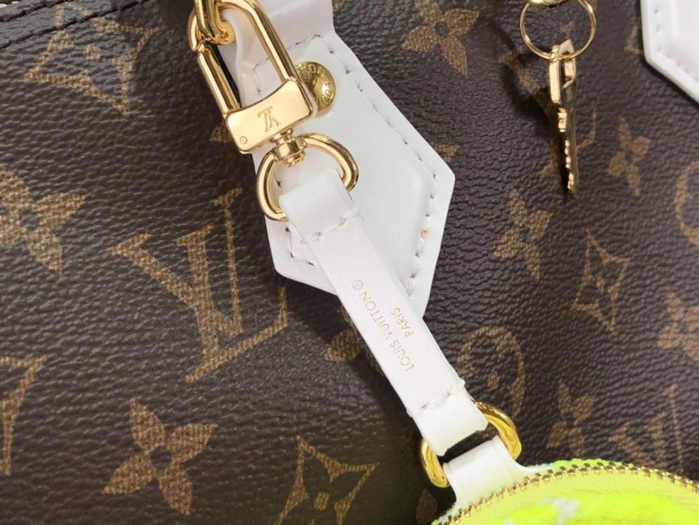 Classic Top Handle Bag Style 15173065