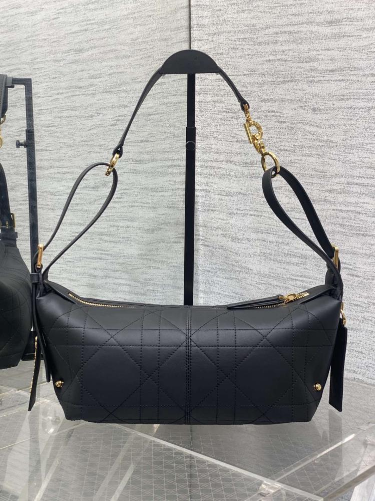 Hobo Bag Style 137469871
