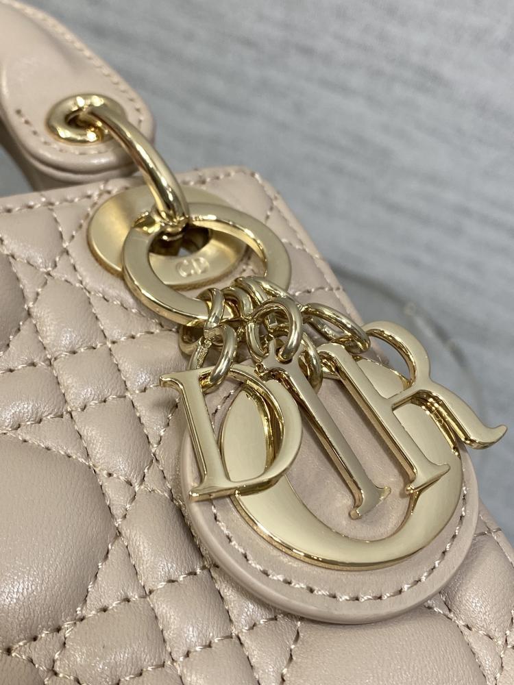 Classic Top Handle Bag Style 617585296