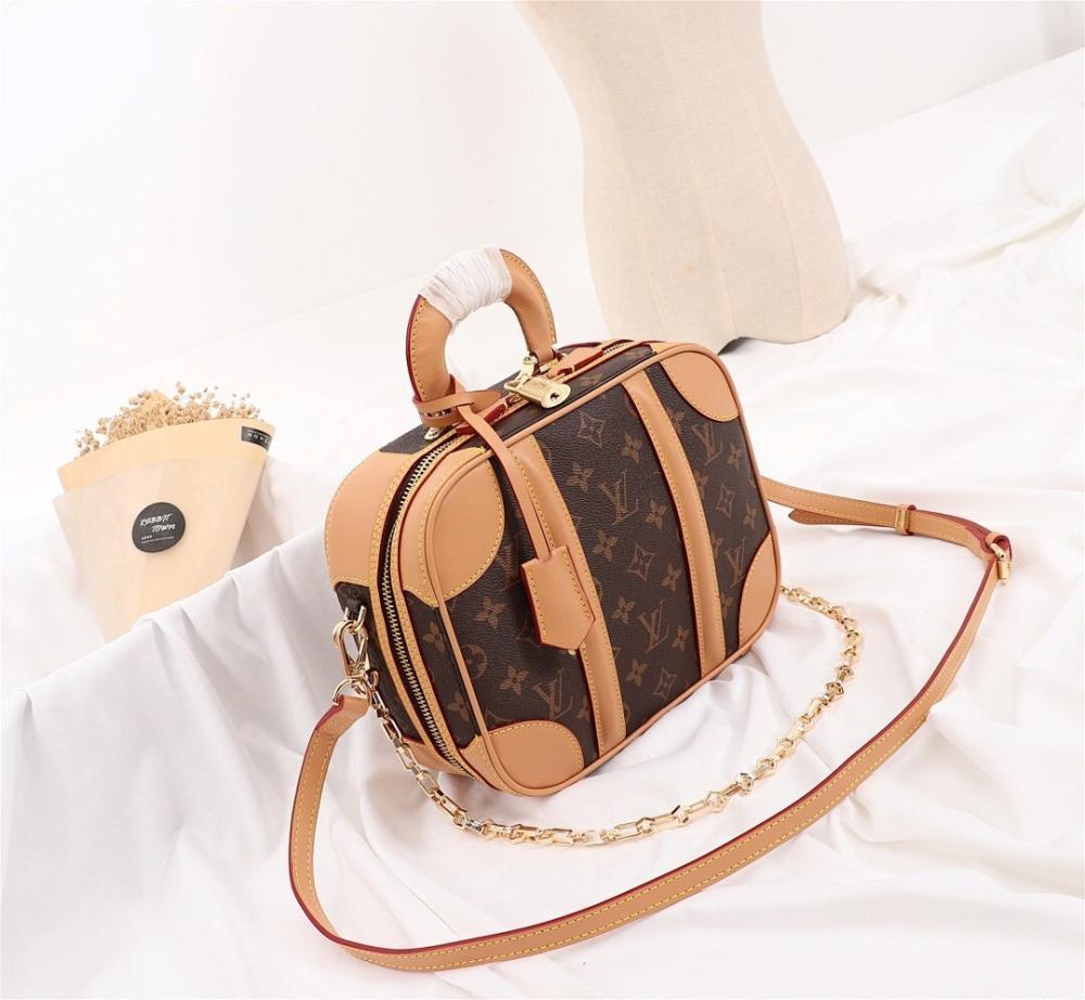 Elegant Monogram Leather Crossbody Bag 25x20x10cm