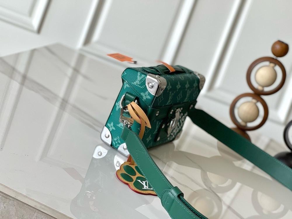 Classic Canvas Crossbody Bag