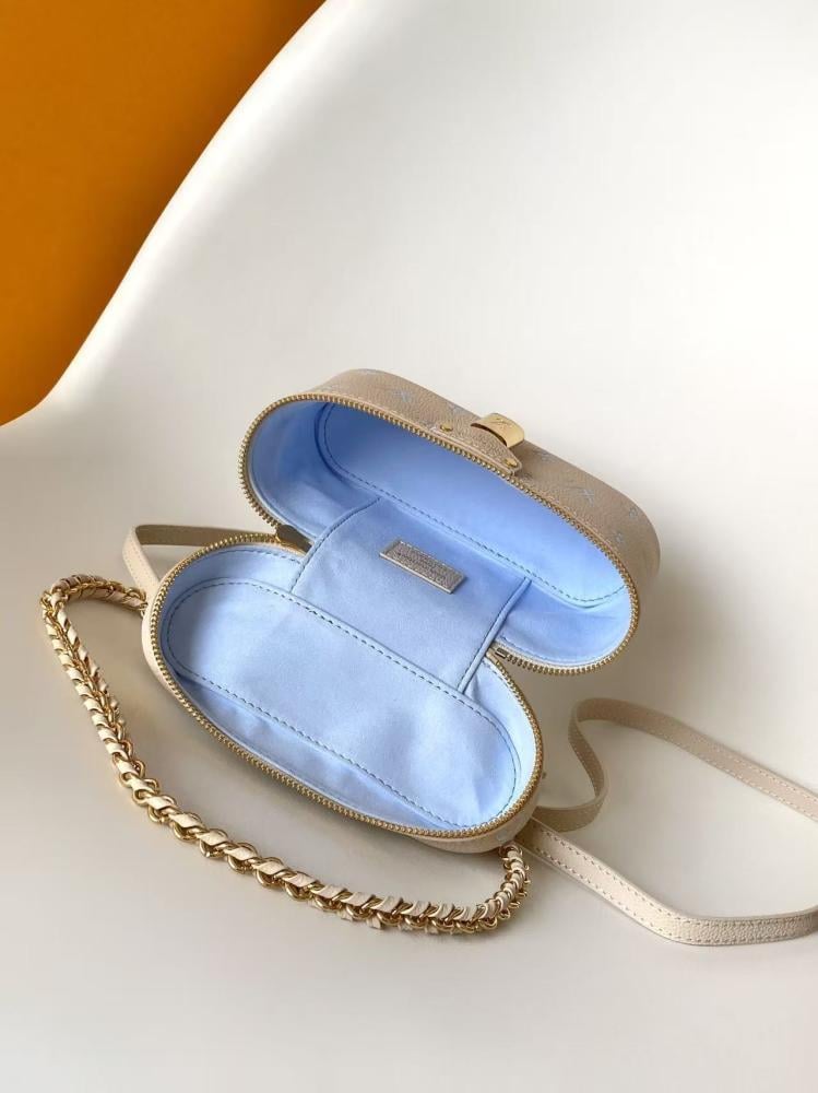Elegant Wallet Style 1086109519