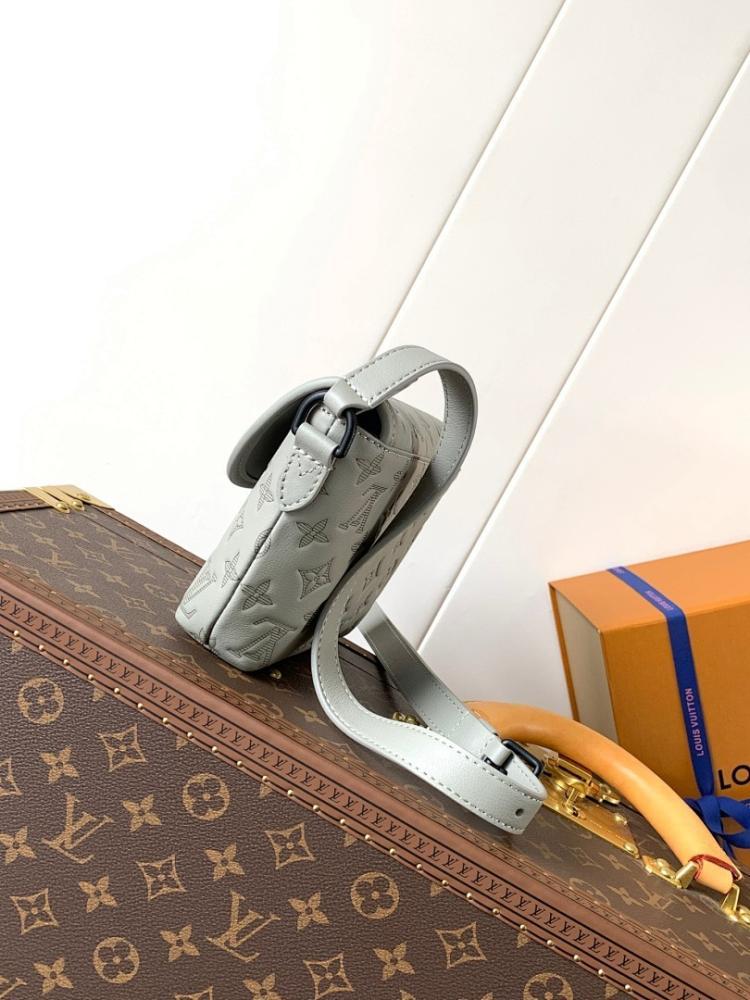 Modern Luxury Monogram Leather Shoulder Bag 22.5x16x5cm