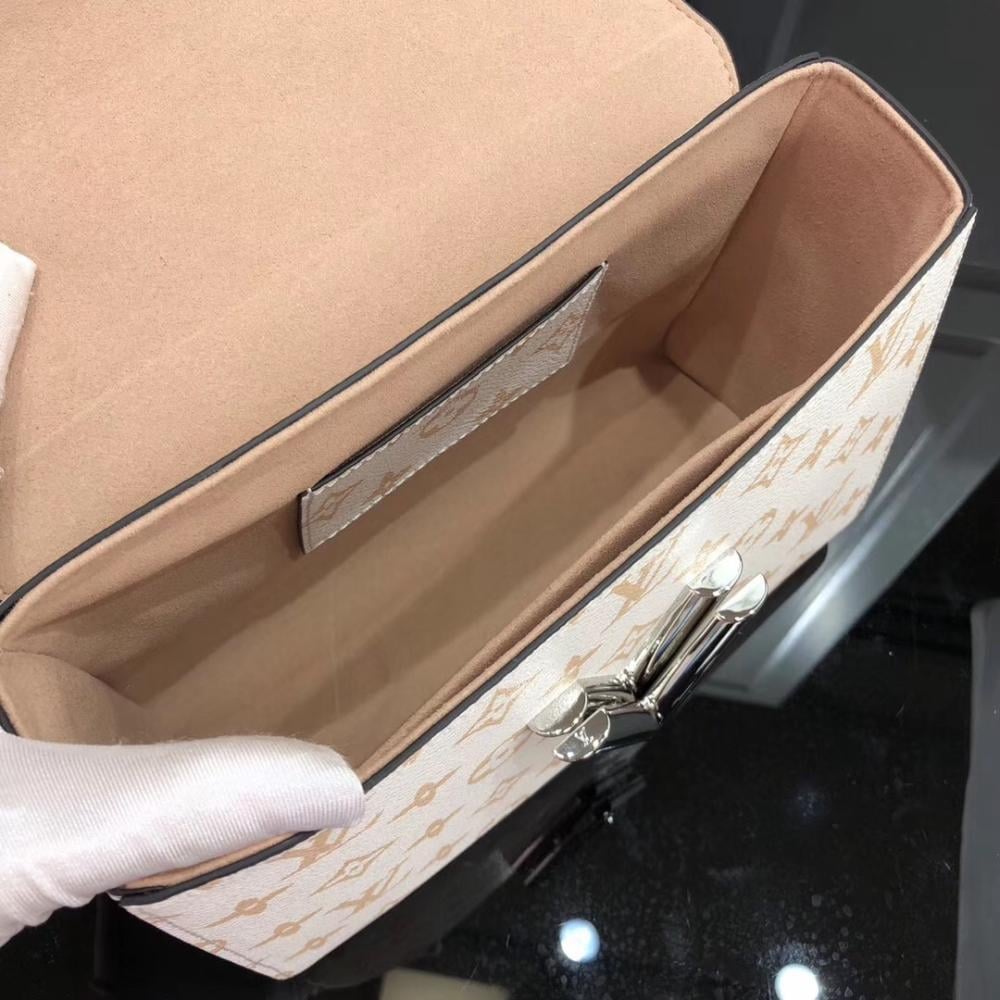 Top Handle Bag Style 821386176